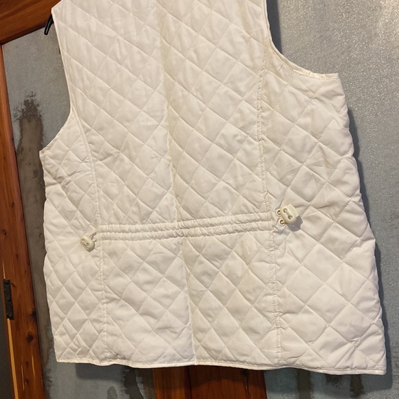 Light Weight Quilted Vest - Picture 4 of 6